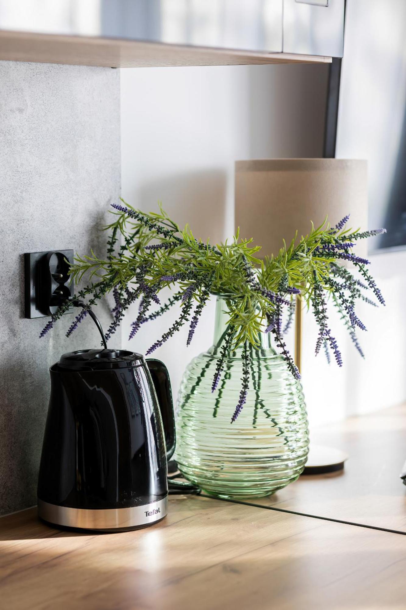 Modern Black & Wooden Apartment Warsaw Near The Airport By Noclegi Renters Ngoại thất bức ảnh